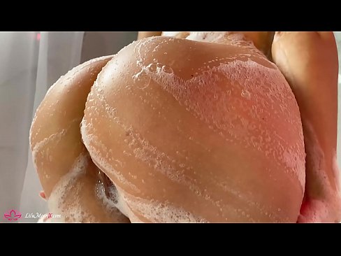 ❤️ Brunette Akuseweretsa maliseche ndi Vibrator mpaka Intense Orgasm mu Shower Zolaula zolaula pa ife ﹏